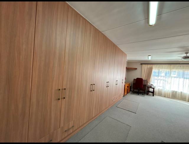 4 BEDROOM HOUSE FOR SALE IN DIAZ BEACH